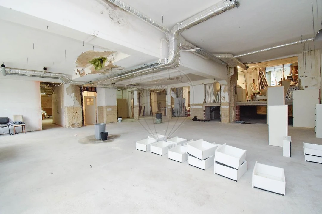 Armazém para Arrendamento em Santo António Foto 9