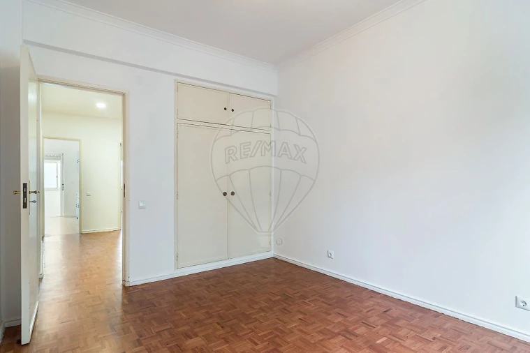 Apartamento T3 para Arrendamento em Oeiras e São Julião da Barra, Paço de Arcos e Caxias Foto 11