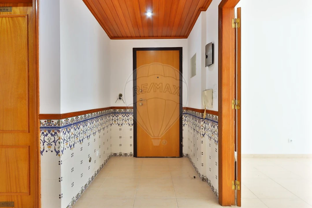 Apartamento T3 para Arrendamento em Alenquer (Santo Estêvão e Triana) Foto 1