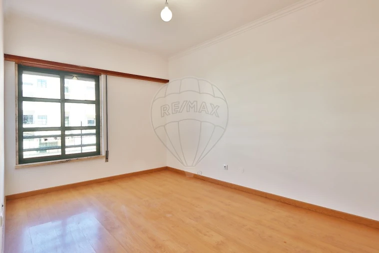 Apartamento T3 para Arrendamento em Alenquer (Santo Estêvão e Triana) Foto 16
