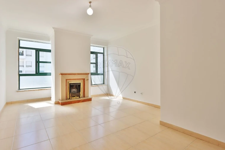 Apartamento T3 para Arrendamento em Alenquer (Santo Estêvão e Triana) Foto 6