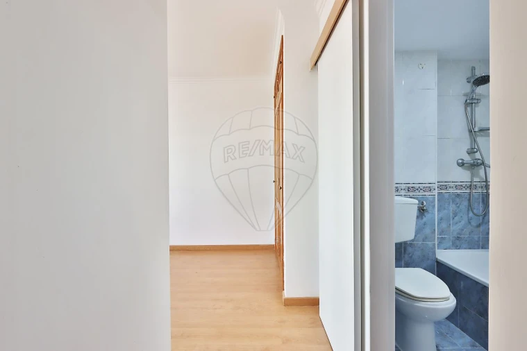 Apartamento T3 para Arrendamento em Alenquer (Santo Estêvão e Triana) Foto 15