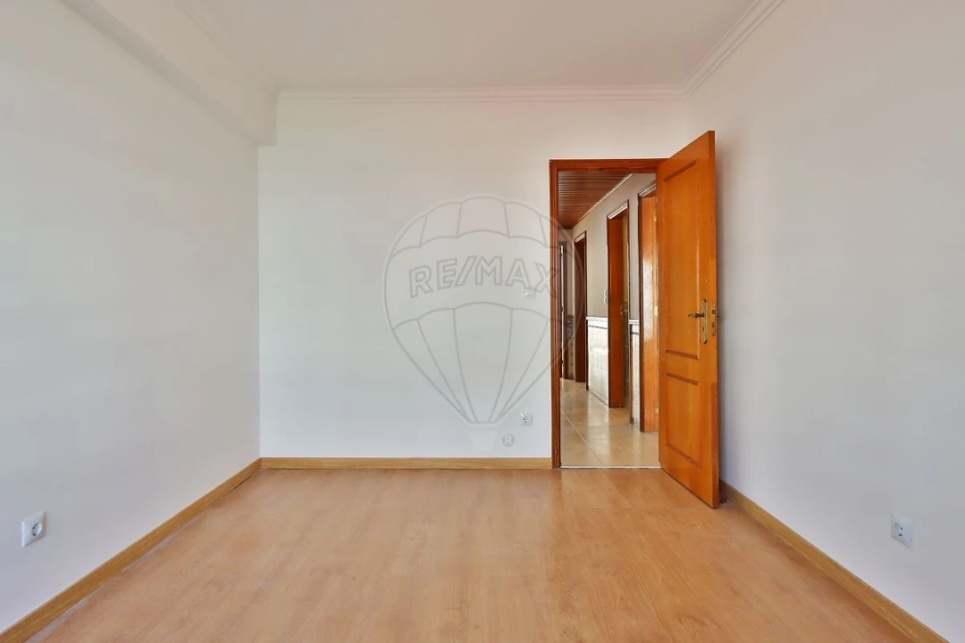 Apartamento T3 para Arrendamento em Alenquer (Santo Estêvão e Triana) Foto 20