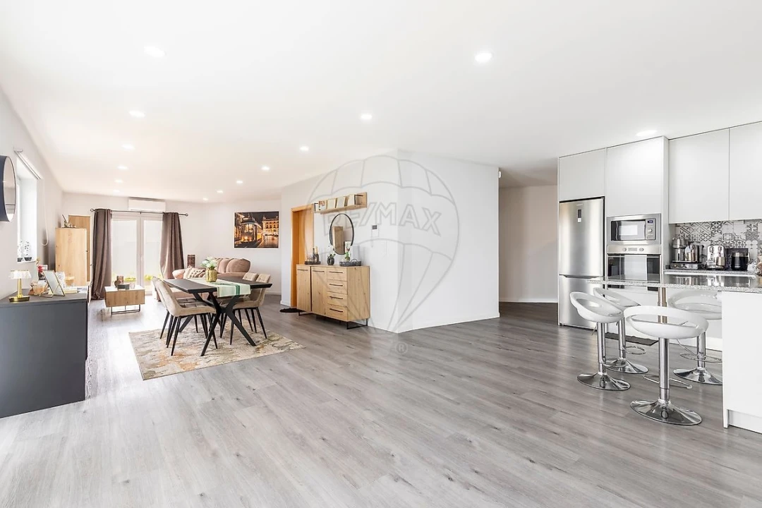 Moradia T4 para Venda em Carvalhal Foto 6