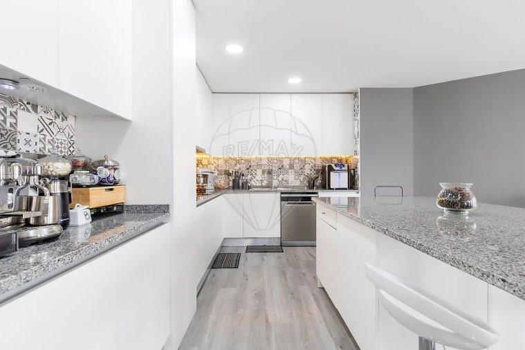 Moradia T4 para Venda em Carvalhal Foto 3