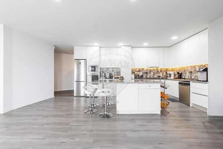 Moradia T4 para Venda em Carvalhal Foto 2