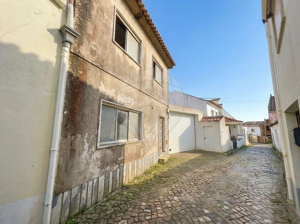 Moradia T3 para Venda em Carvoeira e Carmões Foto 16