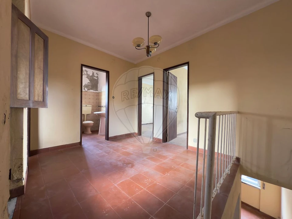 Moradia T3 para Venda em Carvoeira e Carmões Foto 8