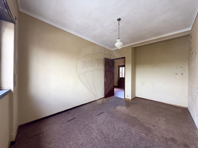 Moradia T3 para Venda em Carvoeira e Carmões Foto 11