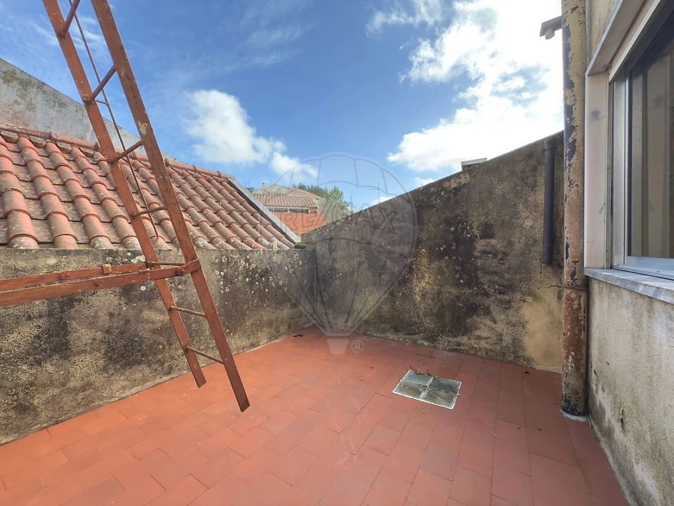 Moradia T3 para Venda em Carvoeira e Carmões Foto 14