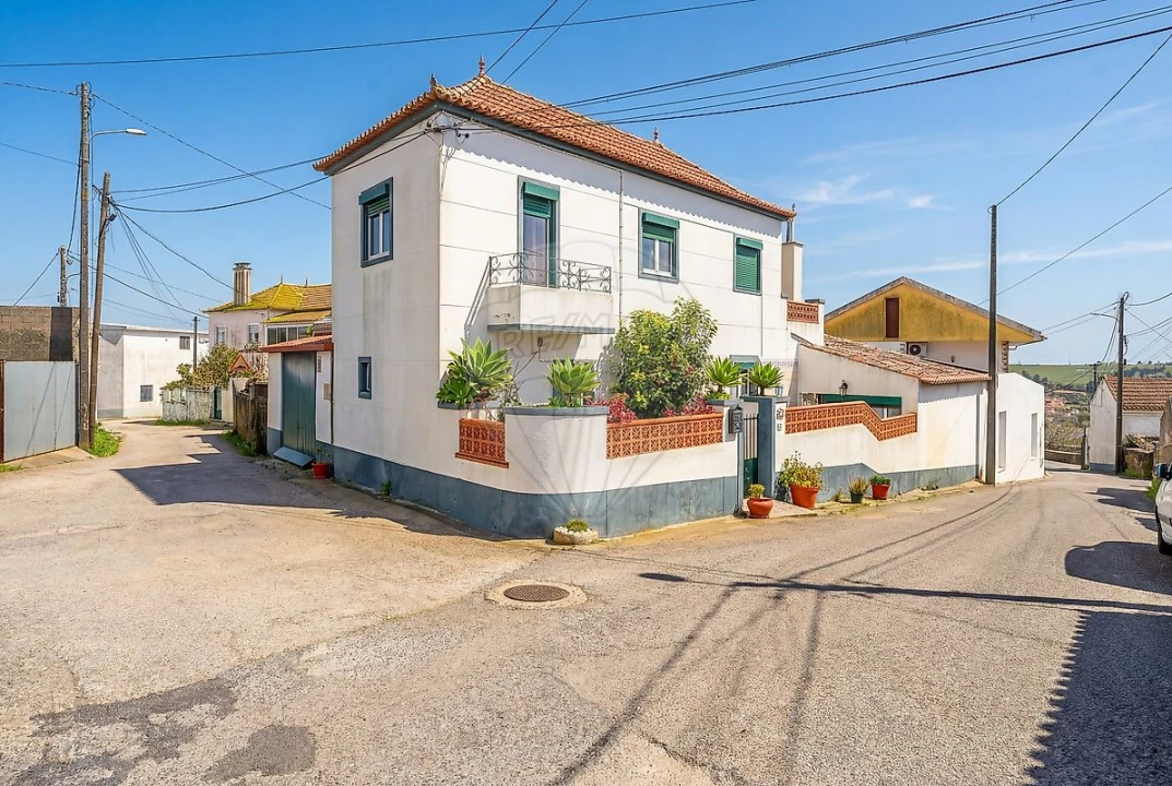 Moradia T4 para Venda em Carnota Foto 2