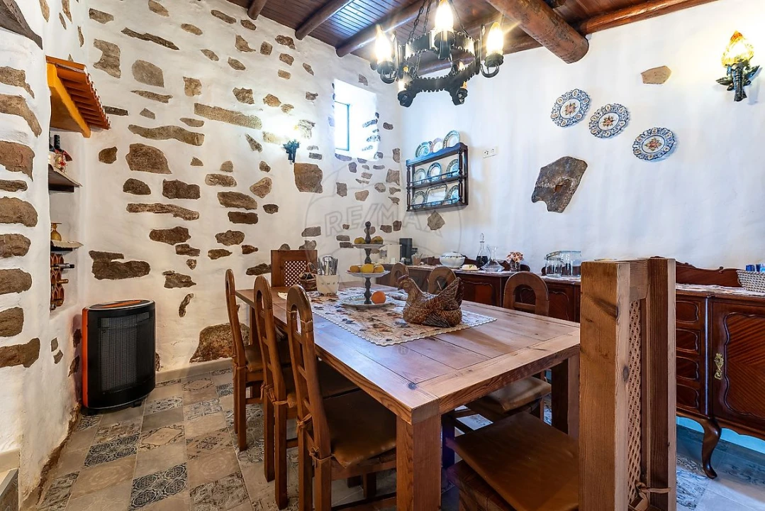 Moradia T4 para Venda em Carnota Foto 23