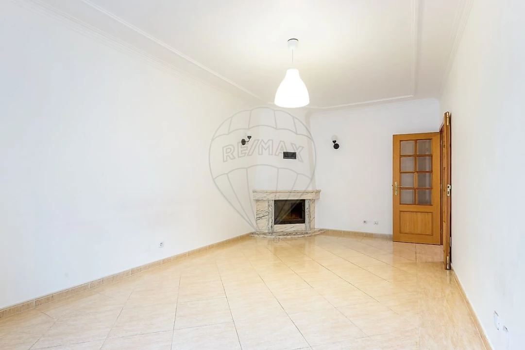 Apartamento T2 para Venda em Alverca do Ribatejo e Sobralinho Foto 6