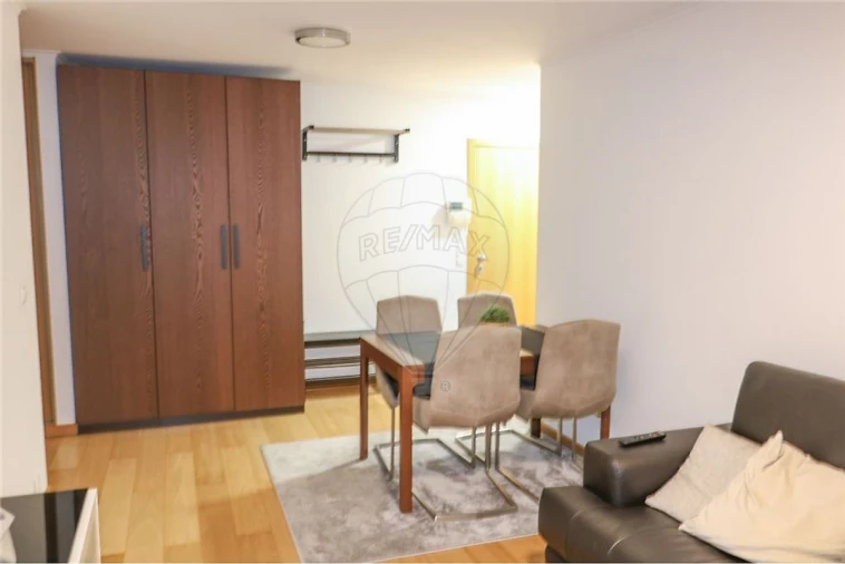 Apartamento T1 para Arrendamento em Beato Foto 3