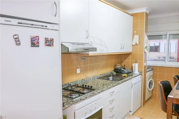 Apartamento T1 para Arrendamento em Beato Foto 8
