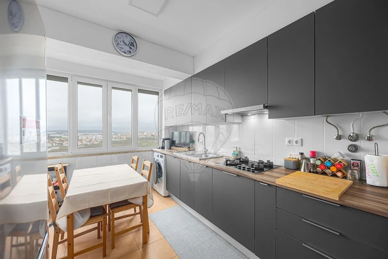 Apartamento T2 para Venda em Carregado e Cadafais Foto 7