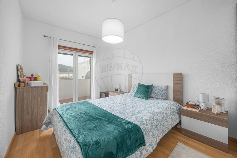 Apartamento T2 para Venda em Carregado e Cadafais Foto 2