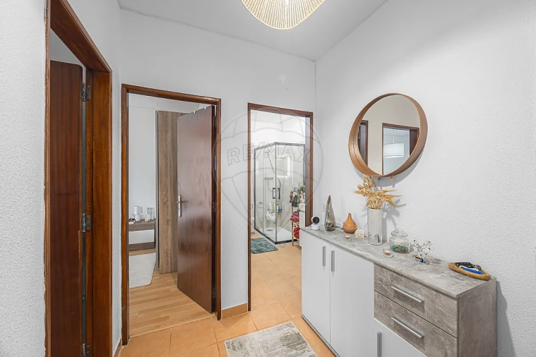 Apartamento T2 para Venda em Carregado e Cadafais Foto 5