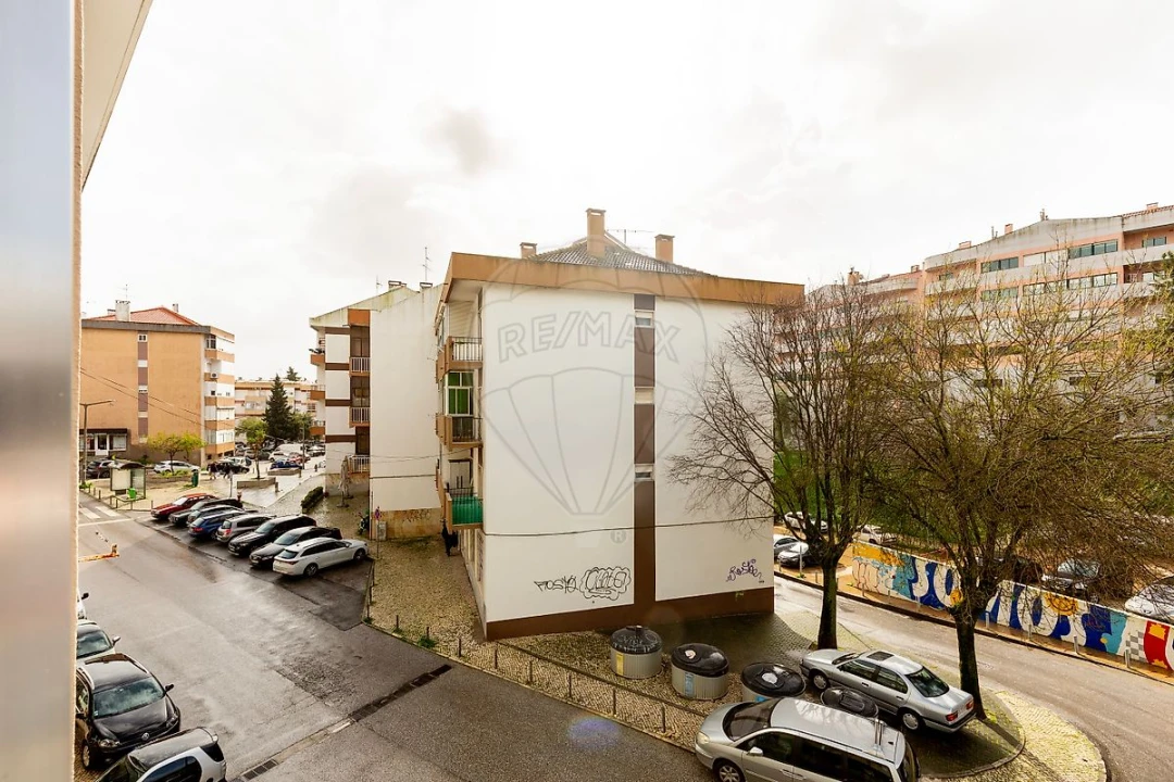 Apartamento T2 para Venda em Póvoa de Santa Iria e Forte da Casa Foto 4