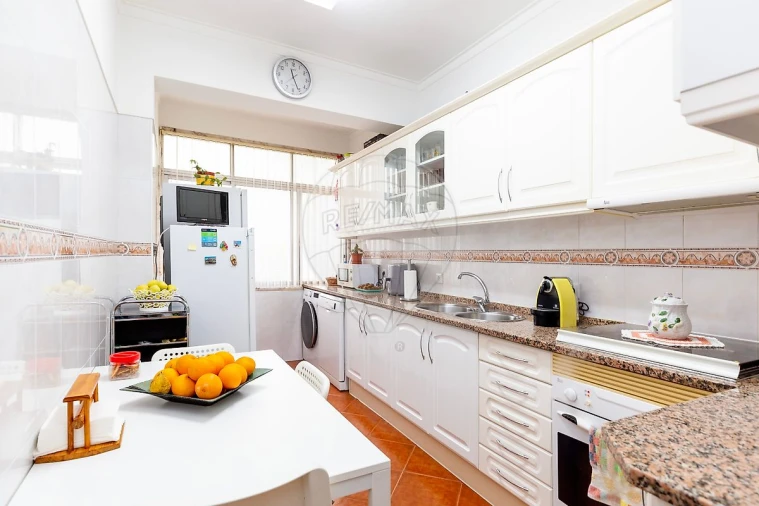 Apartamento T2 para Venda em Póvoa de Santa Iria e Forte da Casa Foto 1