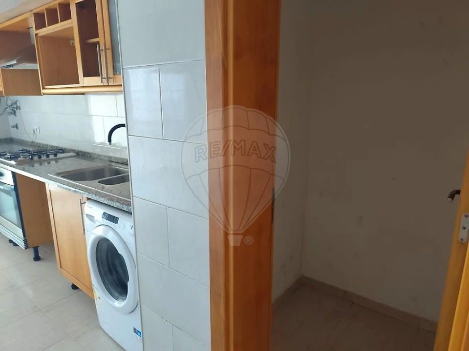 Apartamento T2 para Venda em Azambuja Foto 11