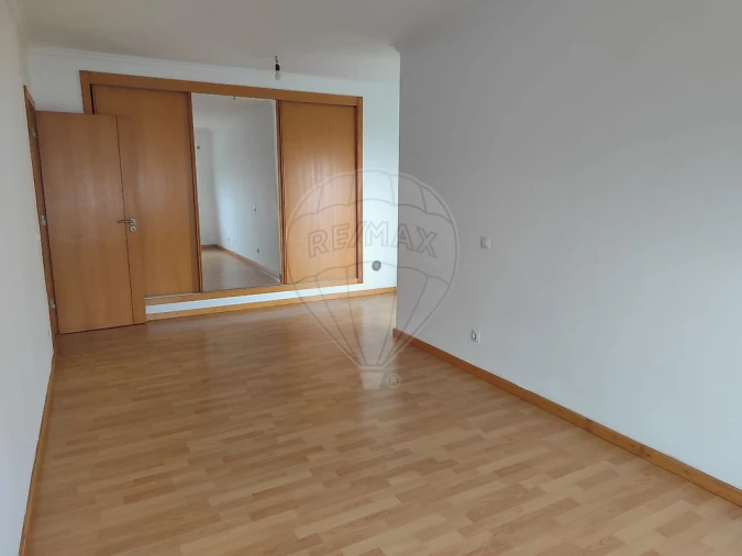 Apartamento T2 para Venda em Azambuja Foto 7