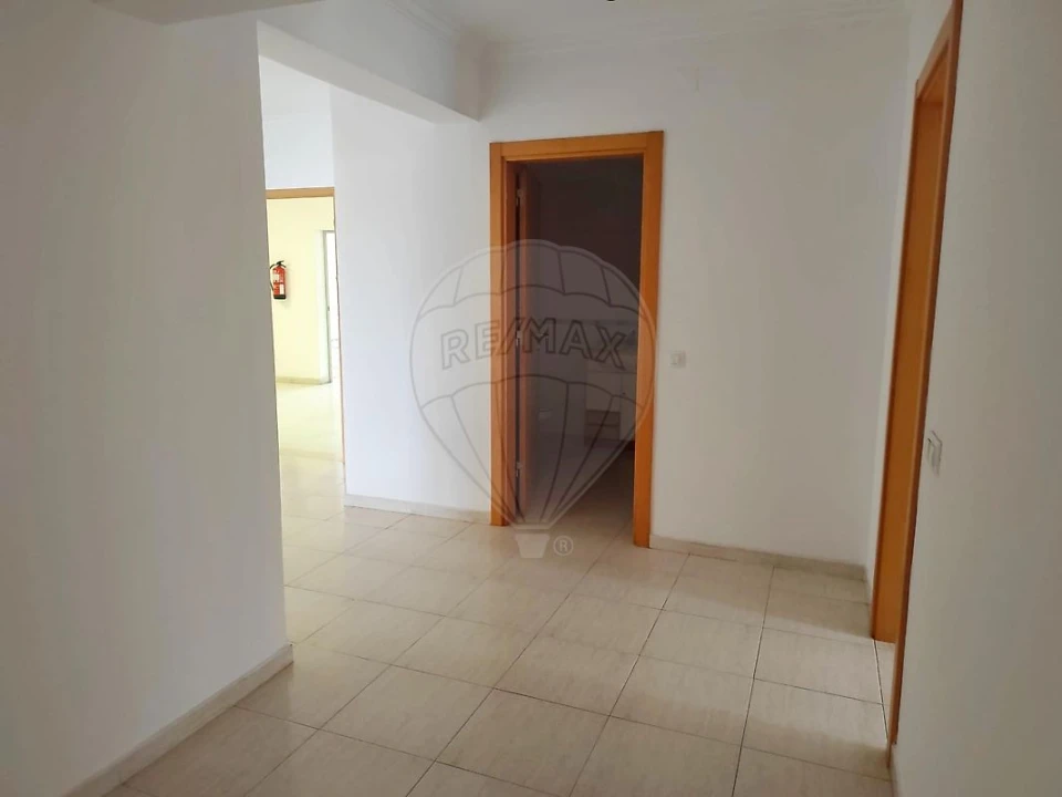 Apartamento T2 para Venda em Azambuja Foto 2