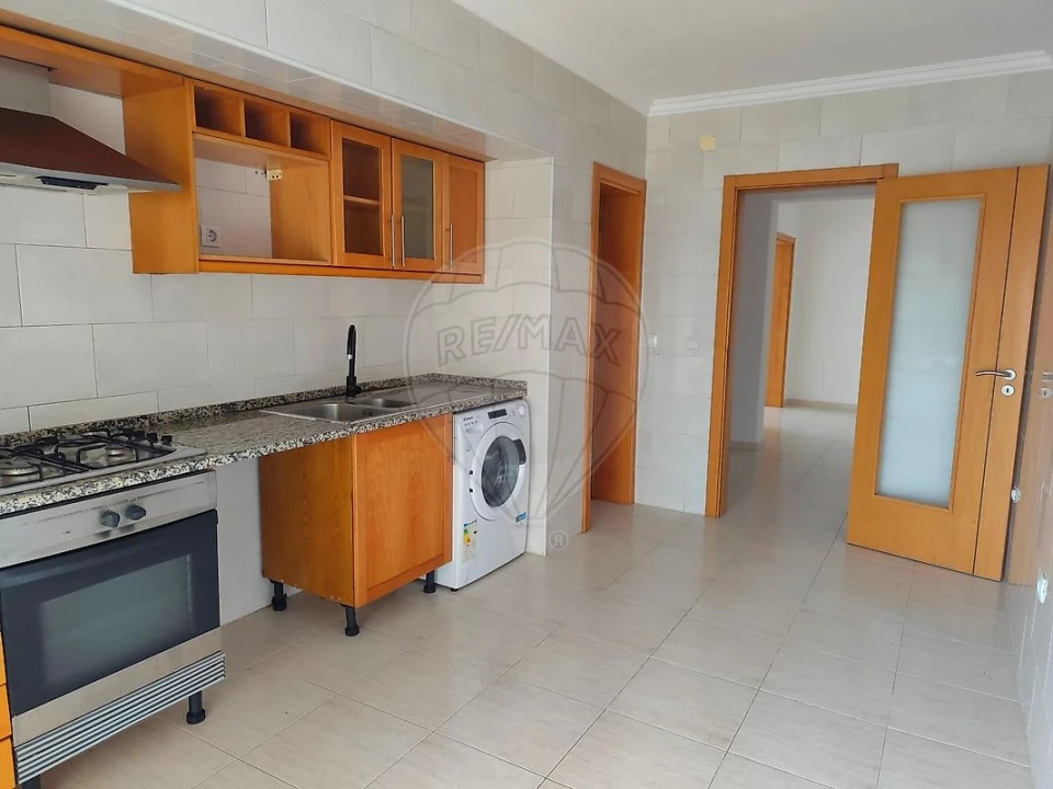 Apartamento T2 para Venda em Azambuja Foto 12