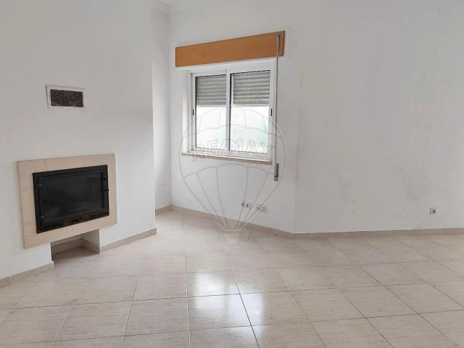 Apartamento T2 para Venda em Azambuja Foto 12