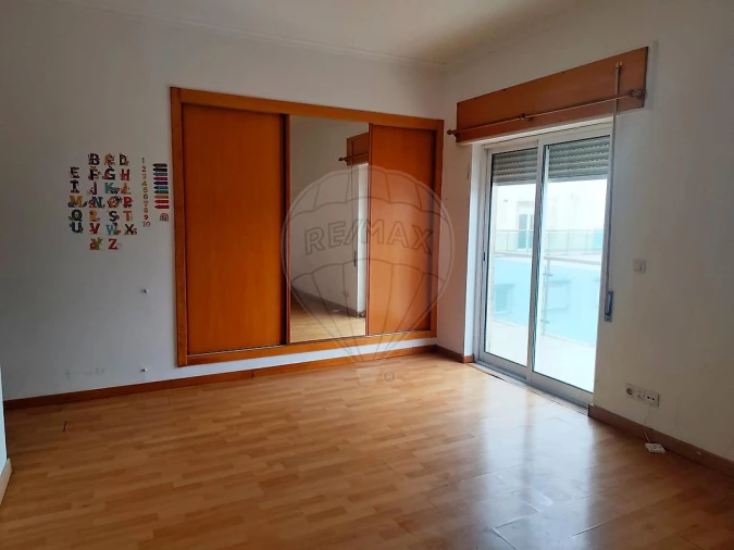 Apartamento T2 para Venda em Azambuja Foto 16