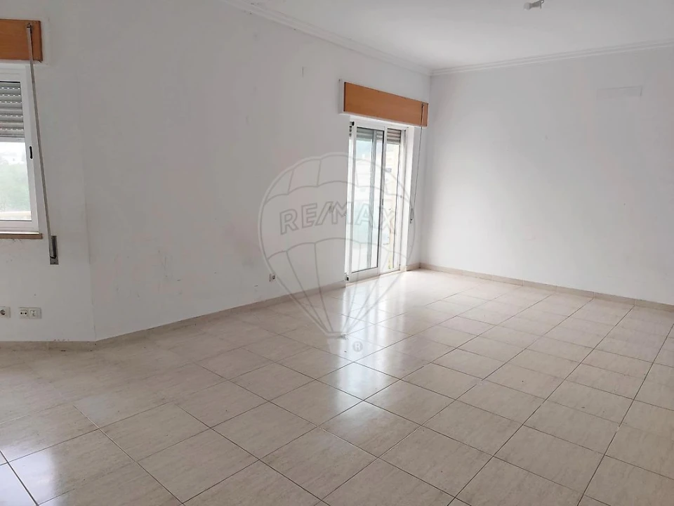 Apartamento T2 para Venda em Azambuja Foto 11