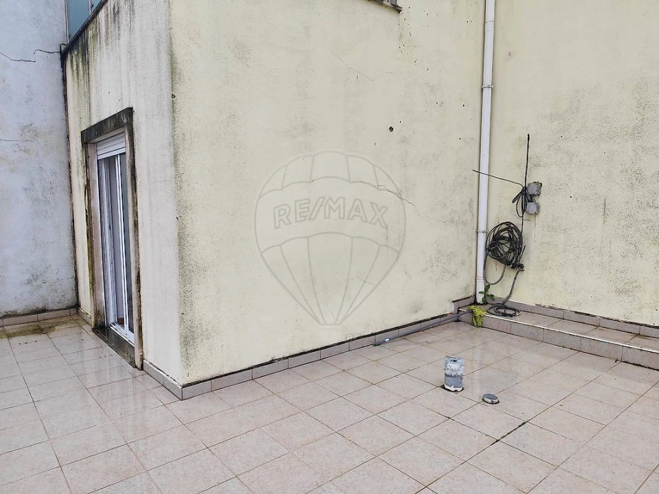 Apartamento T2 para Venda em Azambuja Foto 9