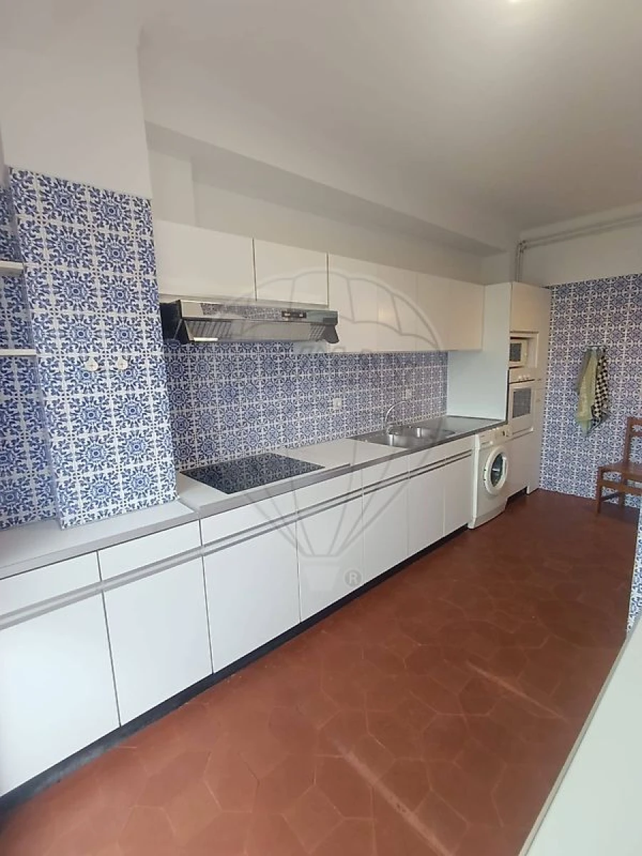 Apartamento T4 para Arrendamento em Sé Nova, Santa Cruz, Almedina e São Bartolomeu Foto 5