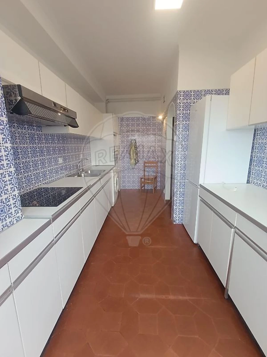 Apartamento T4 para Arrendamento em Sé Nova, Santa Cruz, Almedina e São Bartolomeu Foto 7