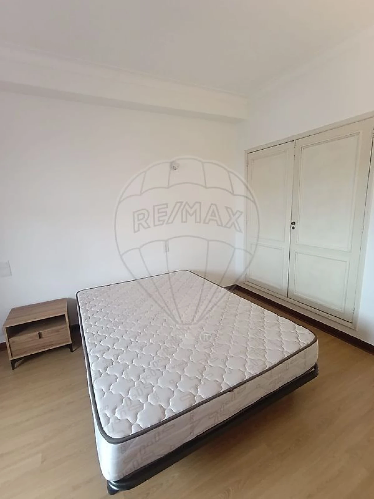 Apartamento T4 para Arrendamento em Sé Nova, Santa Cruz, Almedina e São Bartolomeu Foto 13