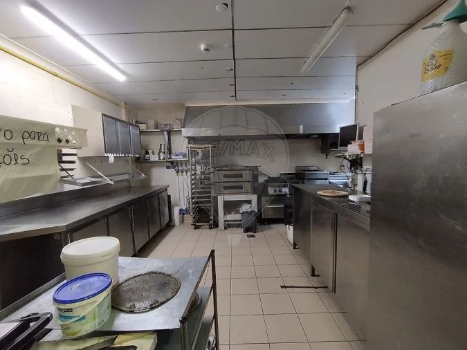 Negócio para Venda em Sé Nova, Santa Cruz, Almedina e São Bartolomeu Foto 1