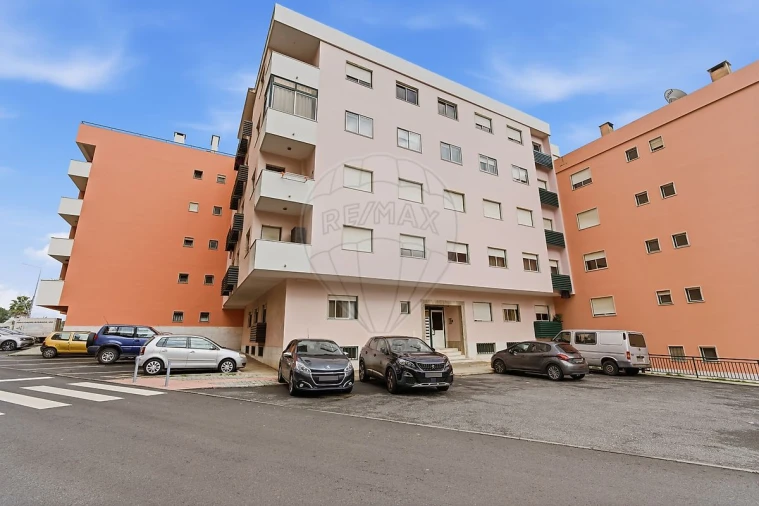 Apartamento T2 para Venda em Cacém e São Marcos Foto 1