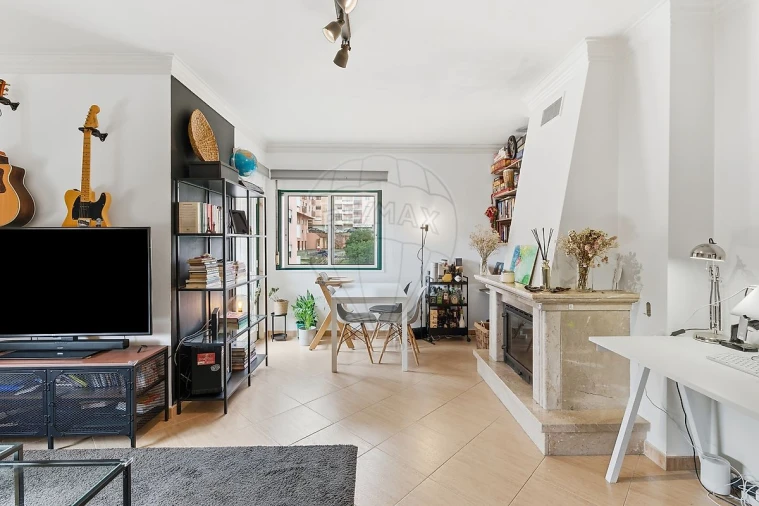 Apartamento T2 para Venda em Cacém e São Marcos Foto 17