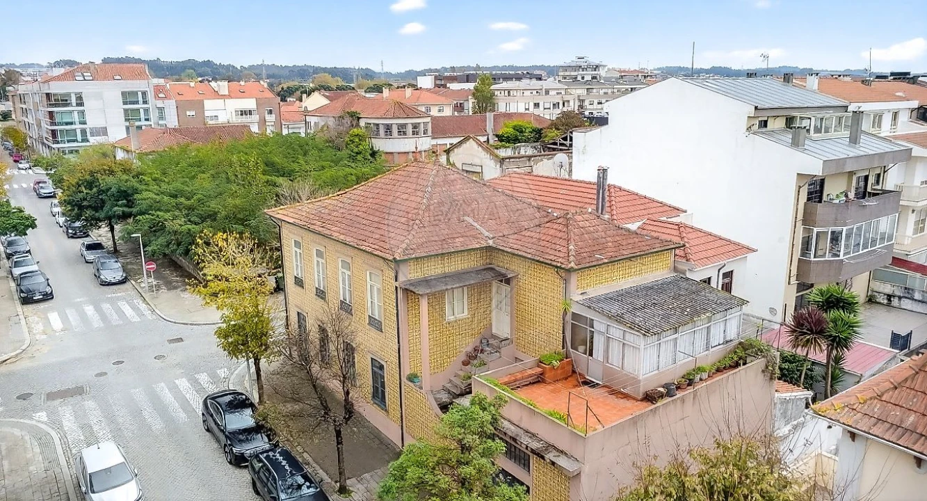 Moradia T4 para Venda em Espinho Foto 6