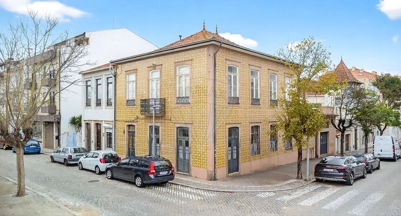 Moradia T4 para Venda em Espinho Foto 1