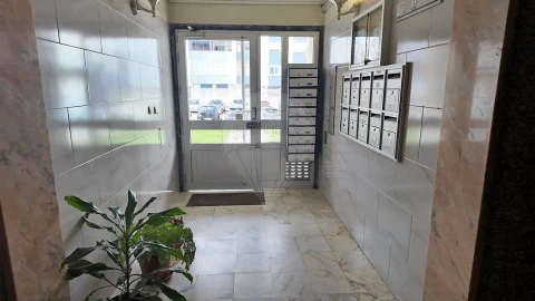 Apartamento T3 para Venda em Seixal, Arrentela e Aldeia de Paio Pires