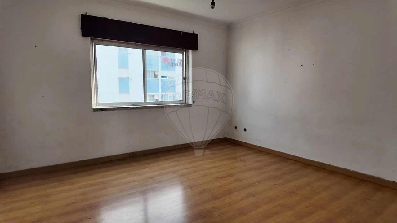 Apartamento T3 para Venda em Seixal, Arrentela e Aldeia de Paio Pires Foto 10
