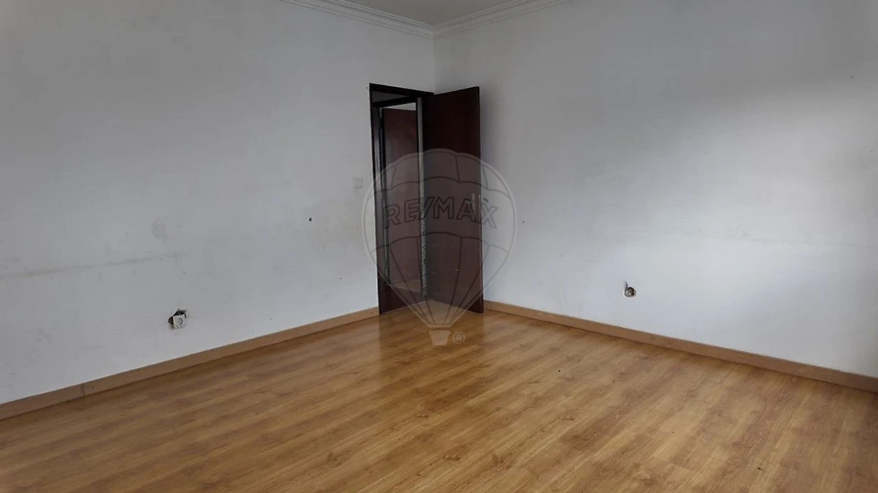 Apartamento T3 para Venda em Seixal, Arrentela e Aldeia de Paio Pires Foto 2