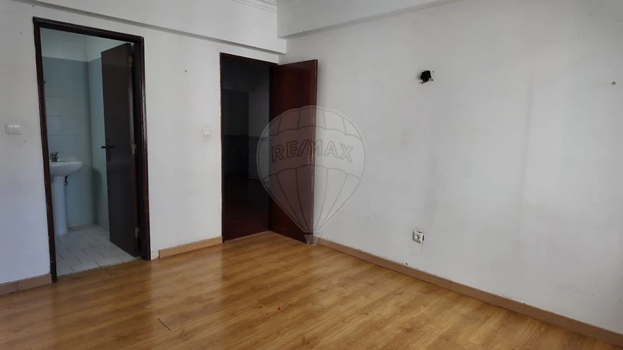 Apartamento T3 para Venda em Seixal, Arrentela e Aldeia de Paio Pires Foto 22