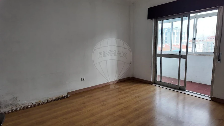 Apartamento T3 para Venda em Seixal, Arrentela e Aldeia de Paio Pires Foto 8