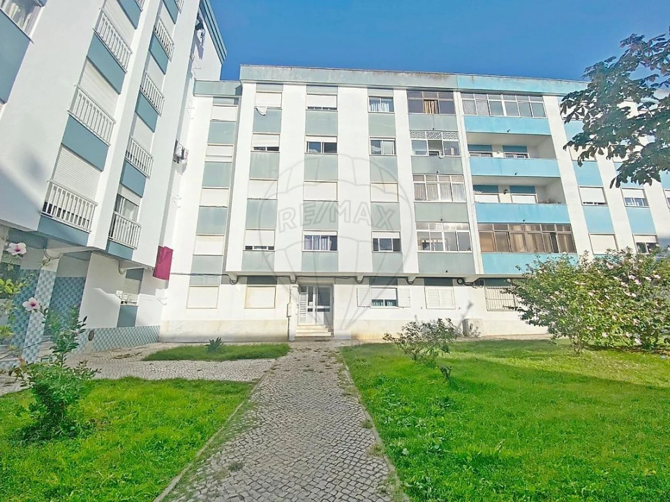 Apartamento T3 para Venda em Seixal, Arrentela e Aldeia de Paio Pires Foto 1