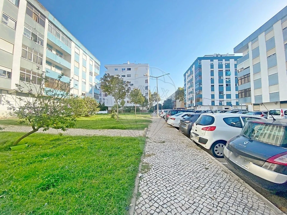 Apartamento T3 para Venda em Seixal, Arrentela e Aldeia de Paio Pires Foto 27