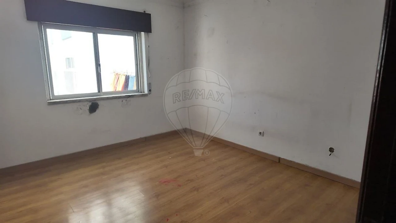 Apartamento T3 para Venda em Seixal, Arrentela e Aldeia de Paio Pires Foto 3