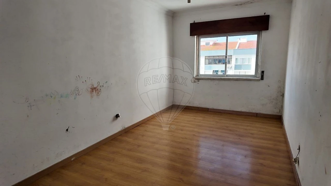 Apartamento T3 para Venda em Seixal, Arrentela e Aldeia de Paio Pires Foto 6