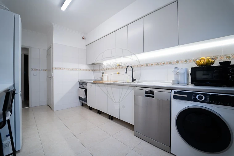 Apartamento T2 para Venda em Cacém e São Marcos Foto 16